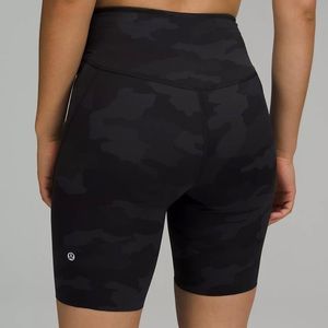 Lulu lemon size 6/8 high-rise camouflage yoga biker shorts- 8”